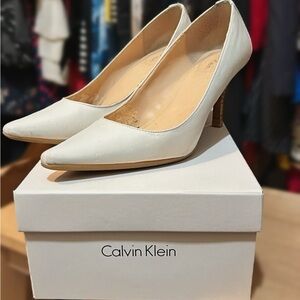 Calvin Klein Antique White Leather Heels Classic Pointed-Toe